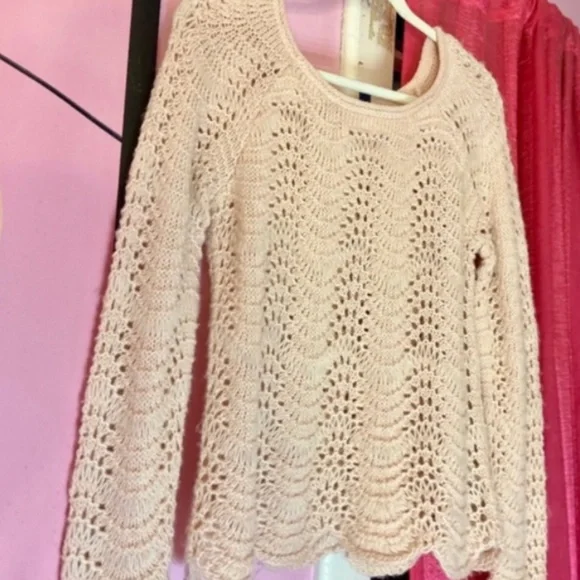 Clearance American Eagle Thick Fuzzy Crochet Pullover Soft Sweater Women’s Small - Picture 2 of 4